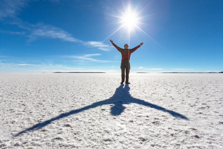 O MAIOR DESERTO DE SAL DO MUNDO (SALAR DE UYUNI)