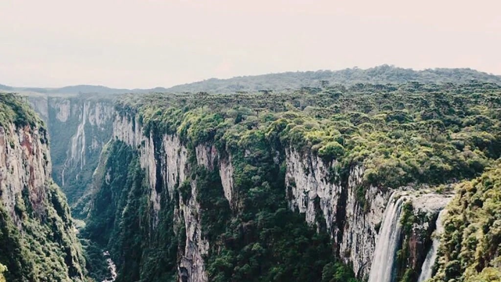 Cânion Itaimbezinho: O Gigante de Aparados da Serra